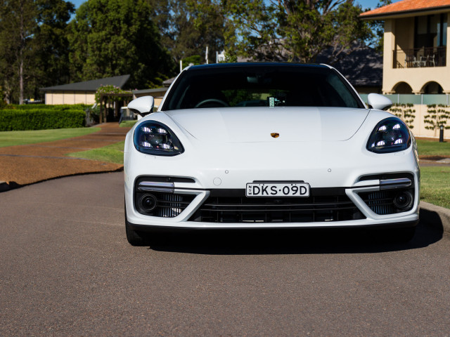 Porsche Panamera Turbo фото