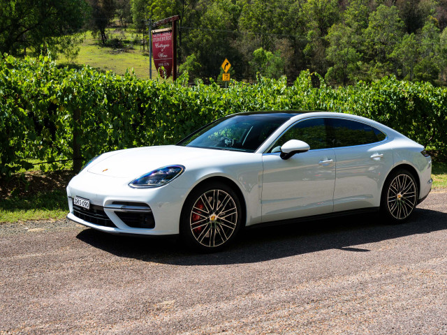 Porsche Panamera Turbo фото