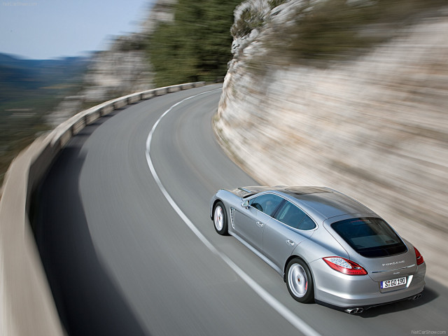 Porsche Panamera Turbo фото