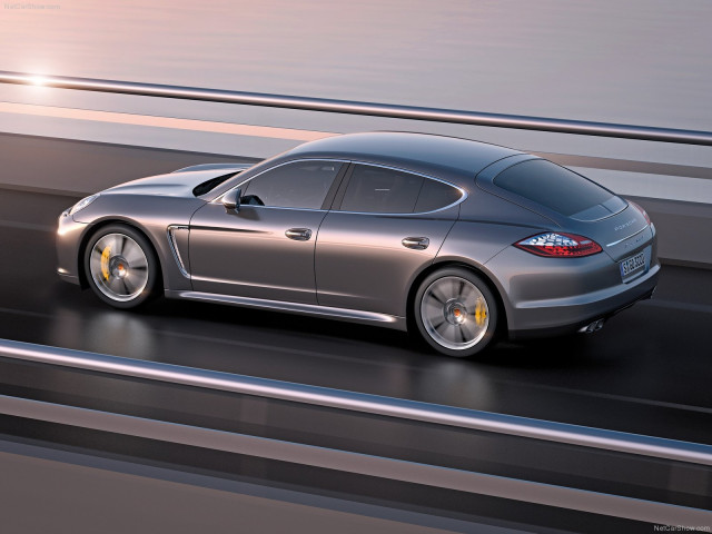 Porsche Panamera Turbo фото