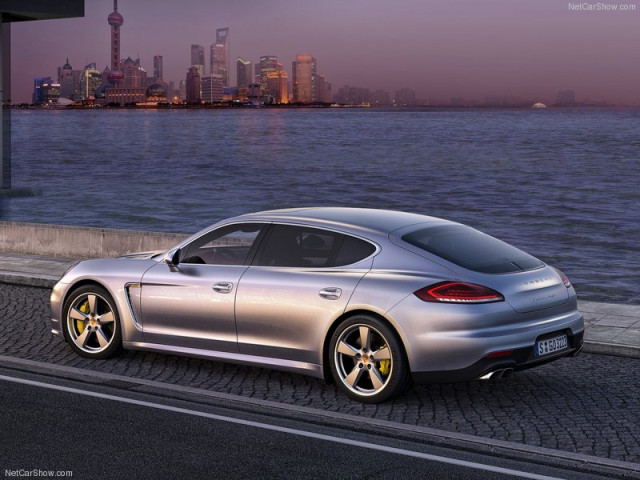 Porsche Panamera фото