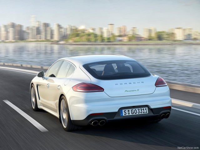 Porsche Panamera фото