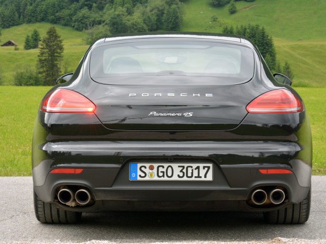 Porsche Panamera фото