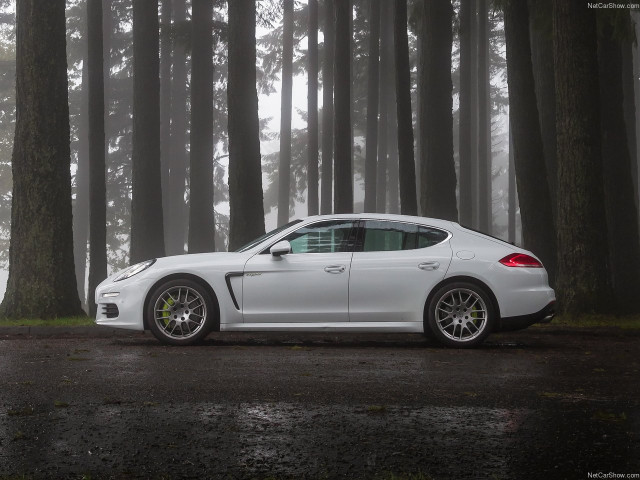 Porsche Panamera фото