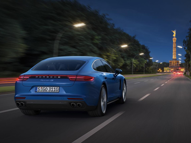 Porsche Panamera фото