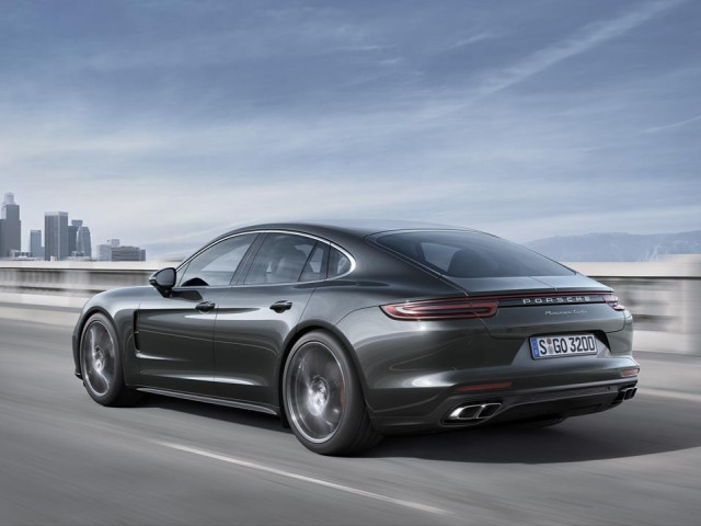 Porsche Panamera фото