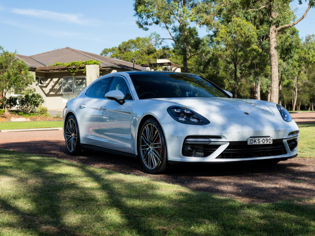 Porsche Panamera фото