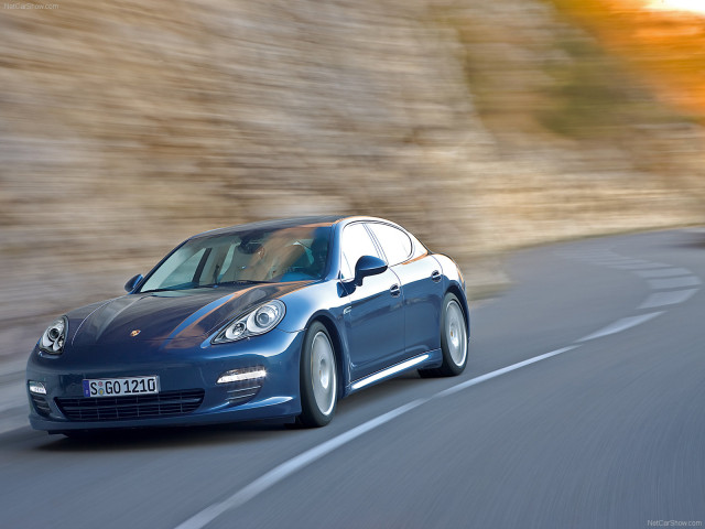 Porsche Panamera фото