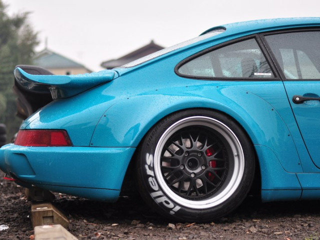 Porsche RWB 964  фото