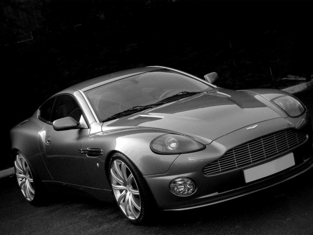 Project Kahn Aston Martin фото