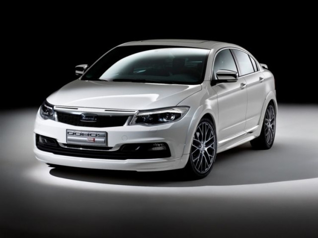 Qoros 3 фото