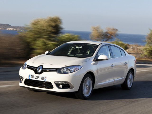 Renault Fluence фото
