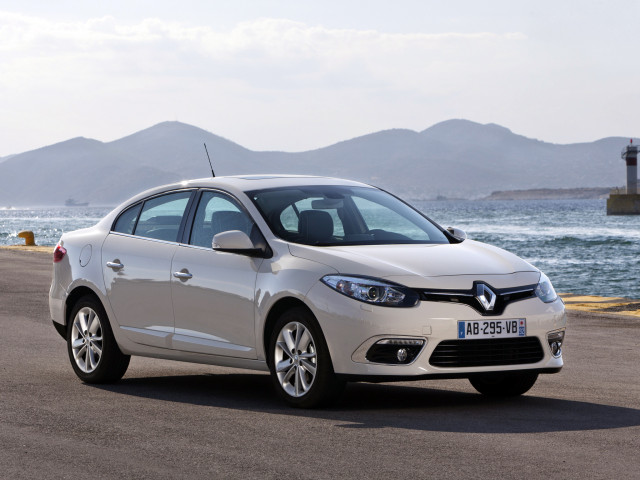 Renault Fluence фото