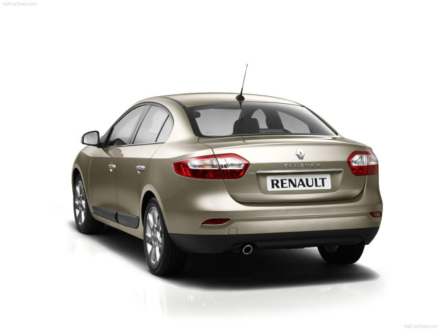 Renault Fluence фото