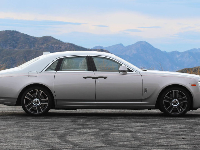 Rolls-Royce Ghost фото