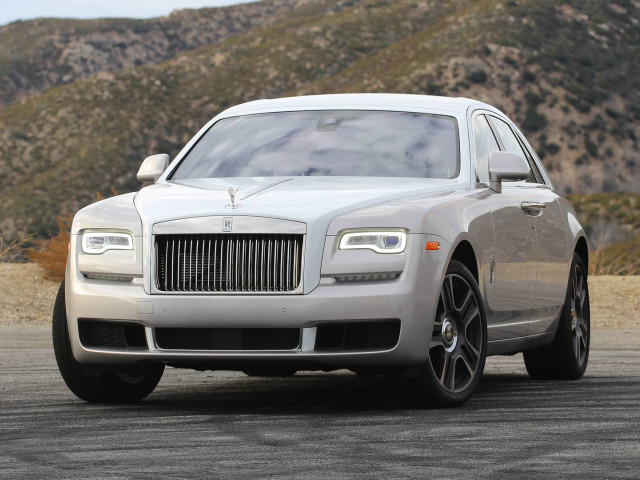 Rolls-Royce Ghost фото