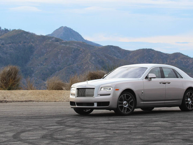 Rolls-Royce Ghost фото