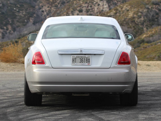 Rolls-Royce Ghost фото