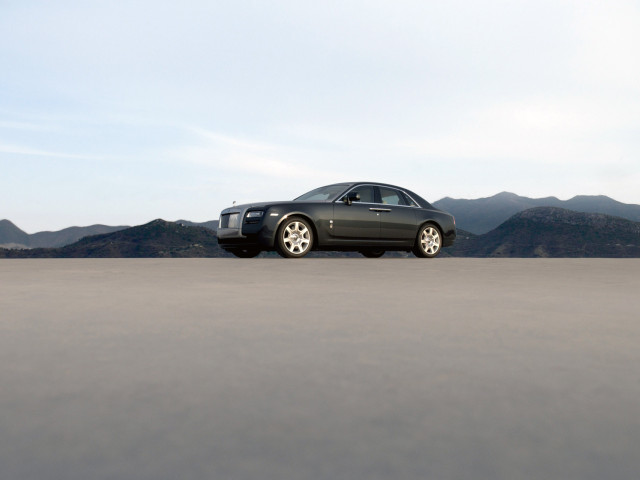 Rolls-Royce Ghost фото