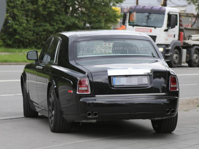 Rolls-Royce Phantom фото