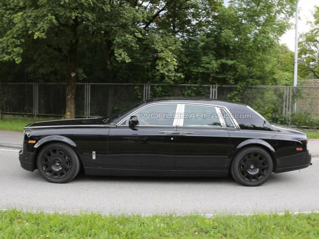 Rolls-Royce Phantom фото