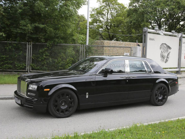 Rolls-Royce Phantom фото