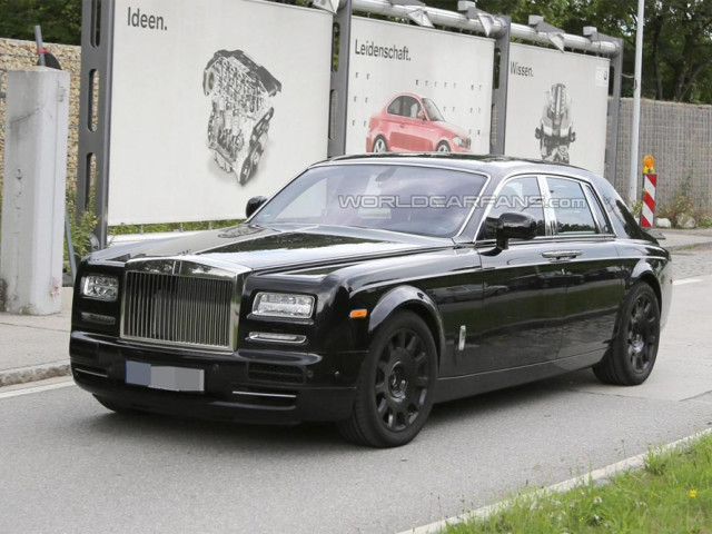 Rolls-Royce Phantom фото