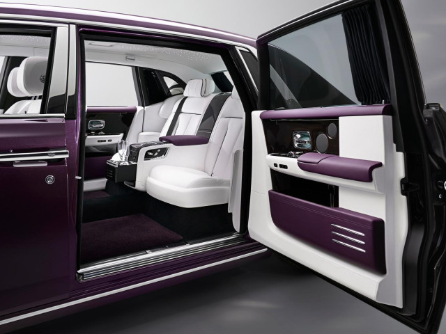 Rolls-Royce Phantom фото