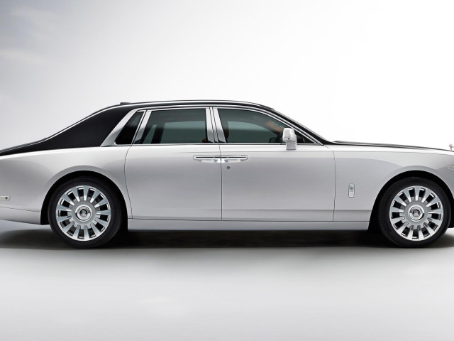 Rolls-Royce Phantom фото