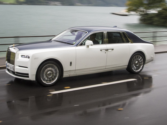 Rolls-Royce Phantom фото