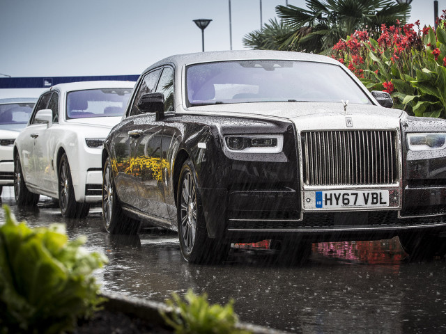 Rolls-Royce Phantom фото