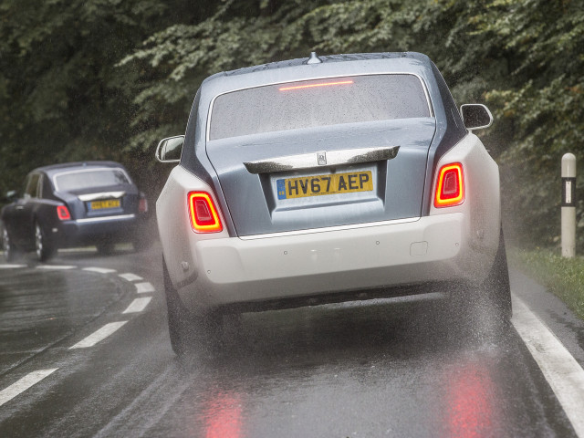 Rolls-Royce Phantom фото