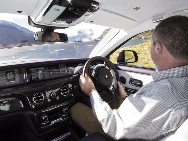 Rolls-Royce Phantom фото