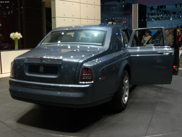 Rolls-Royce Phantom фото