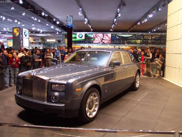 Rolls-Royce Phantom фото