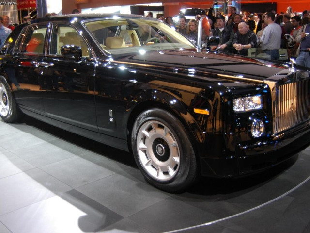 Rolls-Royce Phantom фото