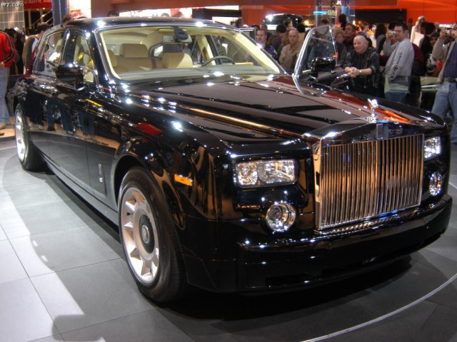 Rolls-Royce Phantom фото