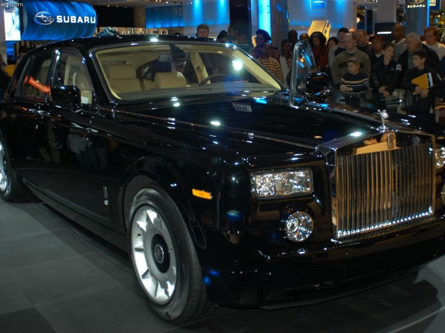 Rolls-Royce Phantom фото