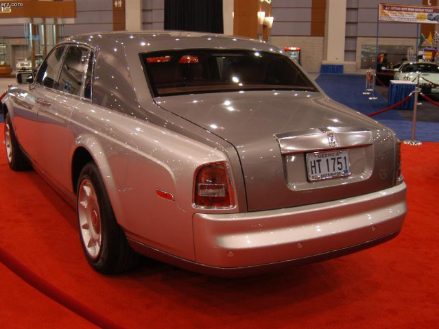 Rolls-Royce Phantom фото