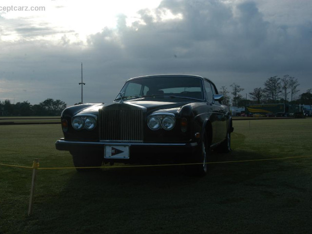 Rolls-Royce Phantom фото