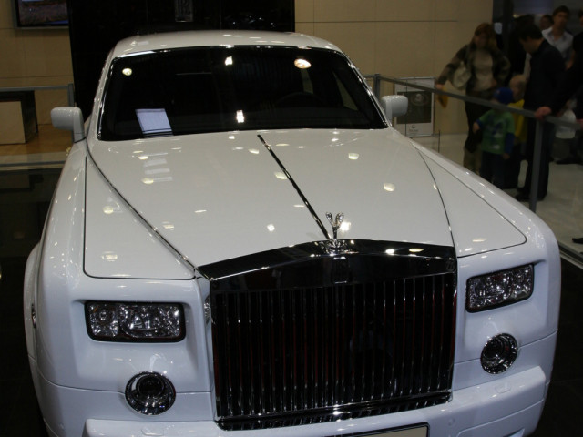 Rolls-Royce Phantom фото