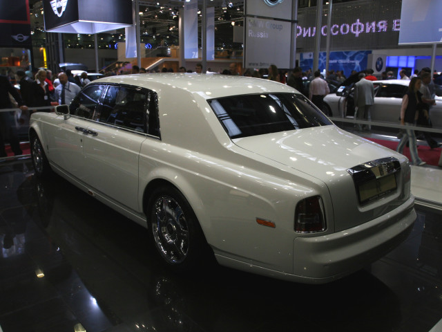 Rolls-Royce Phantom фото