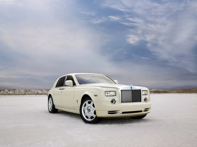 Rolls-Royce Phantom фото