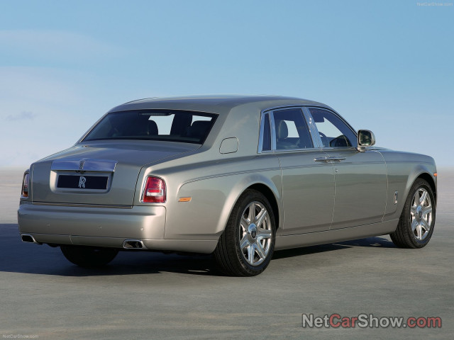 Rolls-Royce Phantom фото