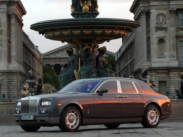 Rolls-Royce Phantom фото