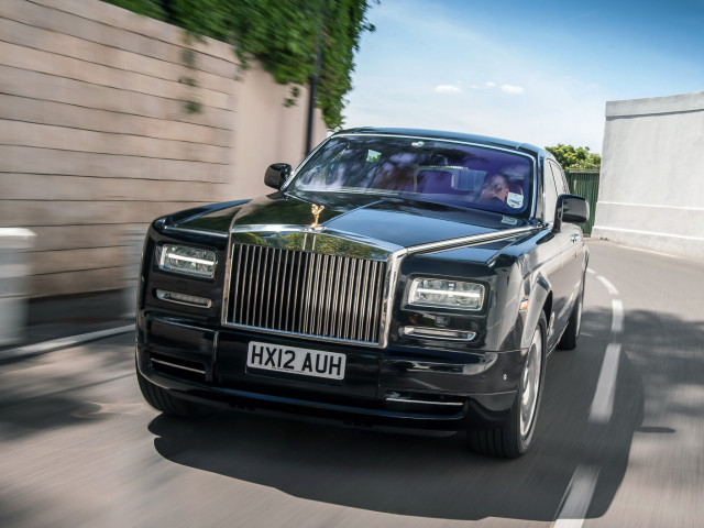 Rolls-Royce Phantom фото