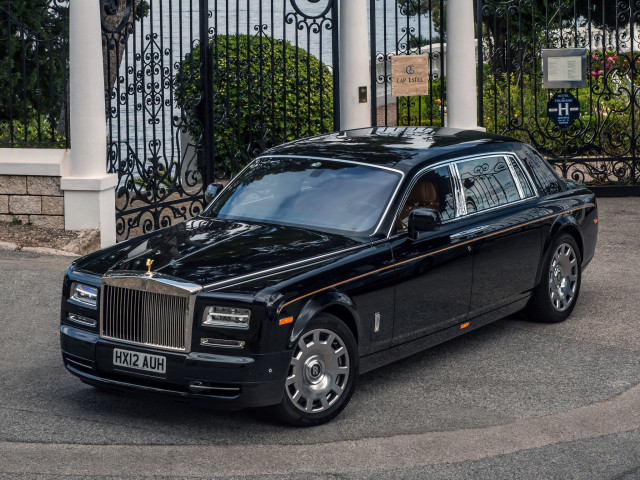 Rolls-Royce Phantom фото