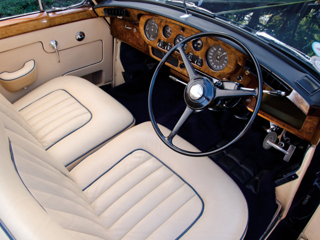 Rolls-Royce Silver Cloud фото