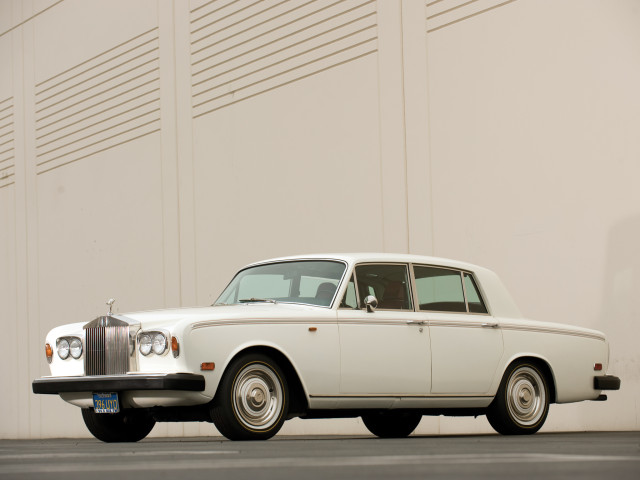 Rolls-Royce Silver Shawdow фото