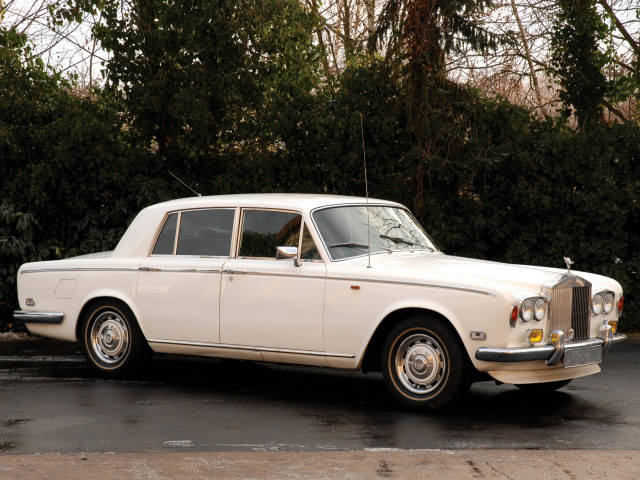 Rolls-Royce Silver Shawdow фото